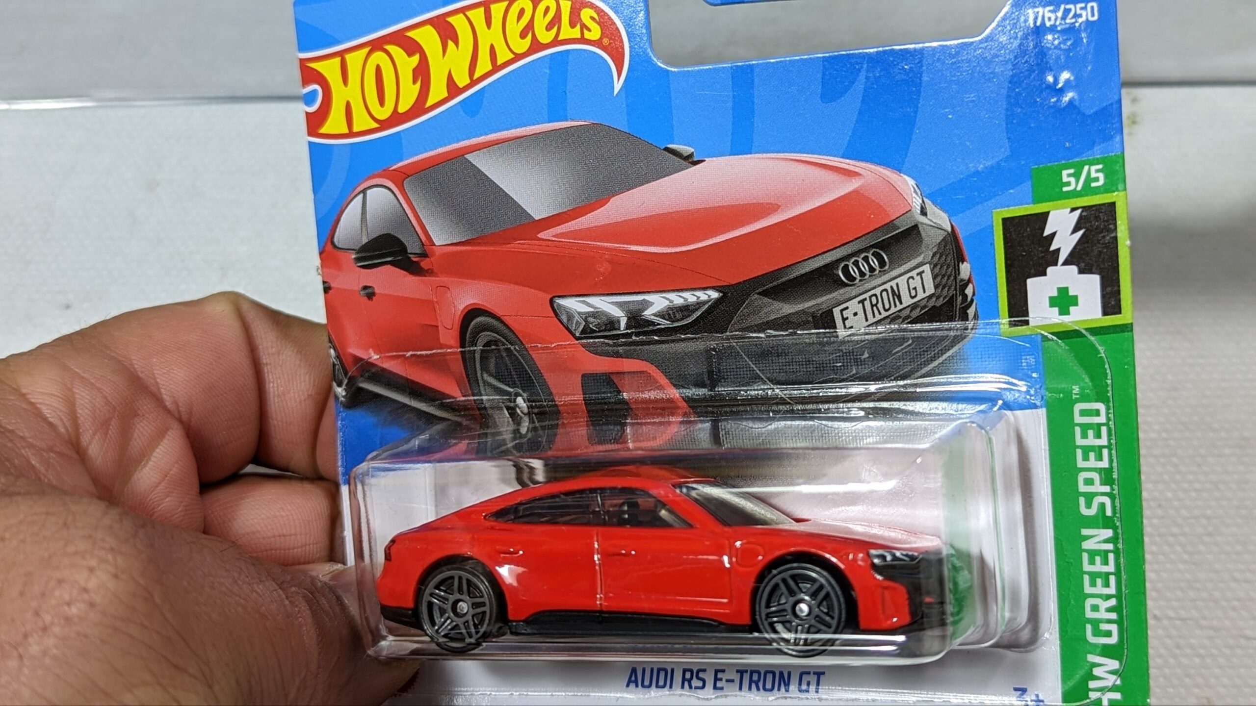 Carrinho Hot Wheels Audi Rs E-tron Gt Colecionável Mattel