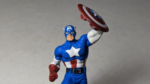 Figura de 2012 - TM & Marvel & Subs. Capitão América USADO E SEM EMBALAGEM #4 (FOI VENDIDO NO SHOPEE)