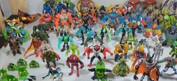 Ben 10 kit com 6 por apenas 250 reais + frete grátis (É possível trocar um item por outro!).