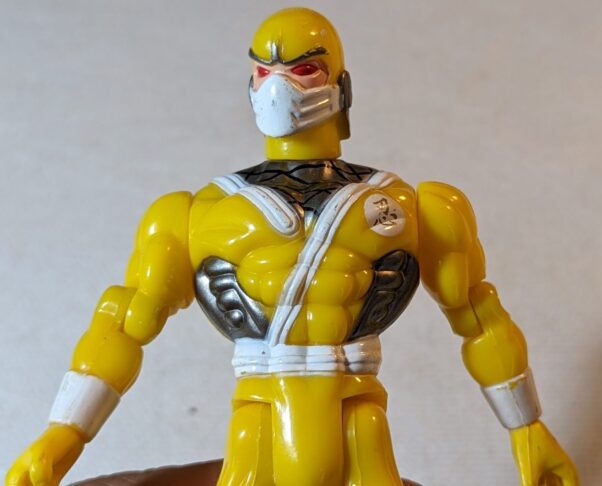 Figura de 2003 – Xtreme Ninja Amarelo 14.5cm 34 gramas