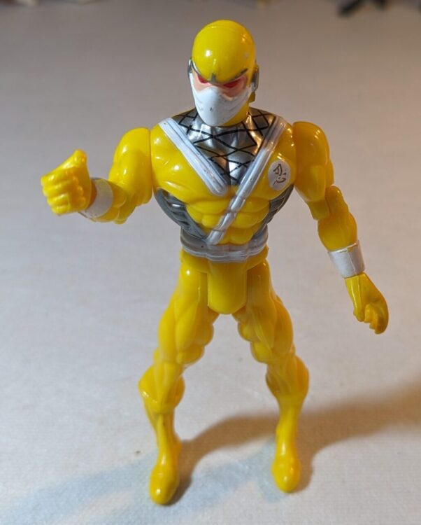 Figura de 2003 – Xtreme Ninja Amarelo 14.5cm 34 gramas - Image 3
