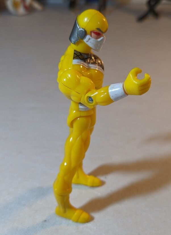 Figura de 2003 – Xtreme Ninja Amarelo 14.5cm 34 gramas - Image 2
