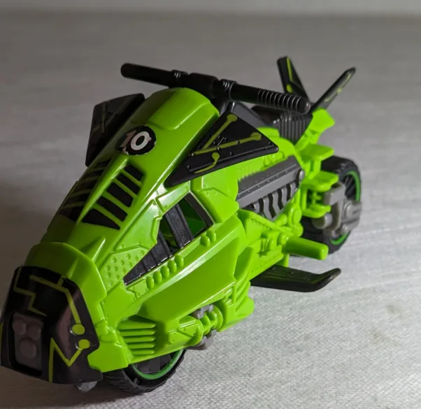 BEN 10 MOTO - 130 GRAMAS - USADO (UK) PREÇO DO FRETE NA DESCRIÇÃO