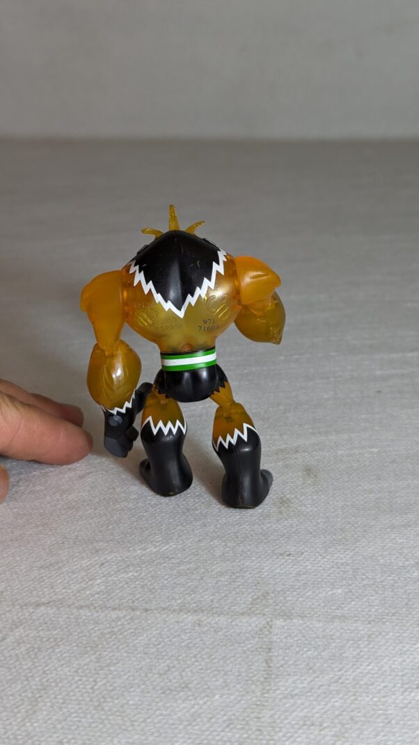 FIGURA BEN 10 OMNIVERSE SHOCKSQUATCH - USADO (UK) - PREÇO DO FRETE NA DESCRIÇÃO - Image 2