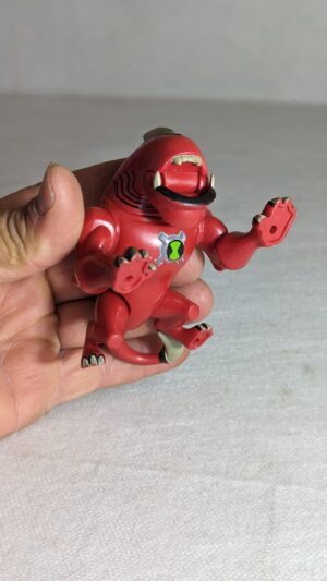 FIGURA BEN 10 BESTA SUPREMA - 62 GRAMAS - USADO (UK) – PREÇO DO FRETE NA DESCRIÇÃO