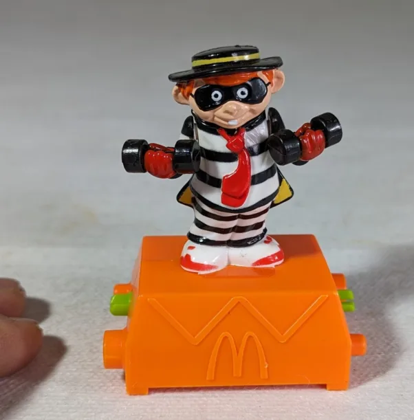 Figura de 1993 - McDonald's HAMBURGLAR Twisting Sports - USADO (UK) PREÇO DO FRETE NA DESCRIÇÃO