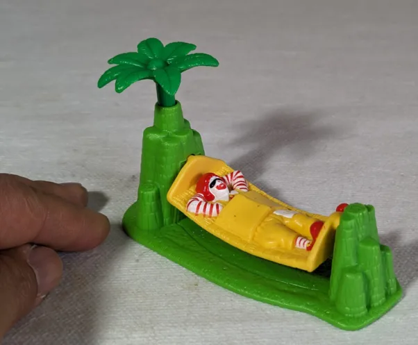 Figura de 1996 - RONALD MCDONALD'S ON BEACH - USADO (UK) PREÇO DO FRETE NA DESCRIÇÃO