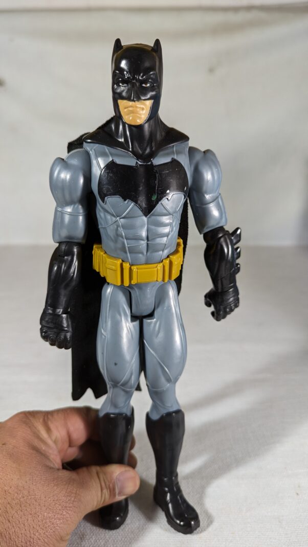 Figura do Batman 30cm – 168GRAMAS - USADO (UK) PREÇO DO FRETE NA DESCRIÇÃO