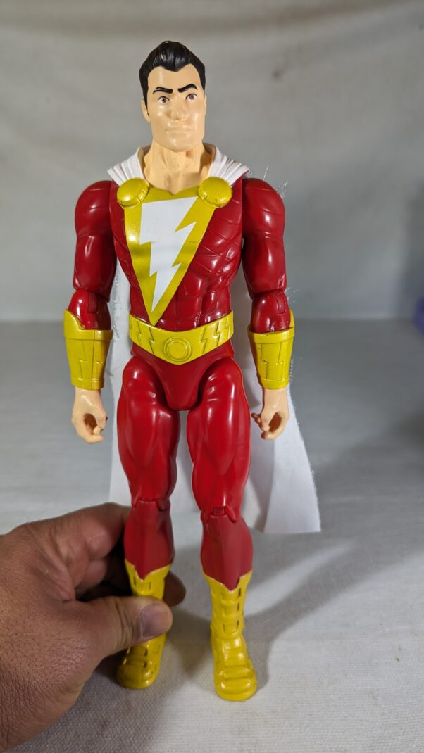 Figura Shazam 30cm - 233GRAMAS - USADO (UK) PREÇO DO FRETE NA DESCRIÇÃO