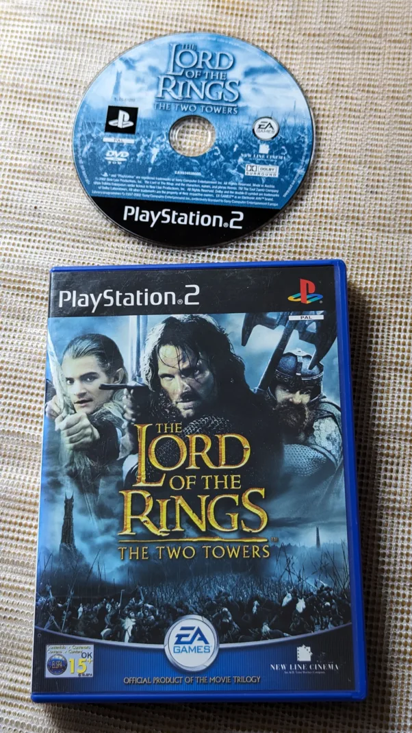 PS2 ORIGINAL MÍDIA FÍSICA E MANUAL (PAL) THE LORD OF THE RINGS (THE TWO TOWERS) (SOMENTE EM INGLÊS) – 190 gramas – USADO (UK) PREÇO DO FRETE NA DESCRIÇÃO