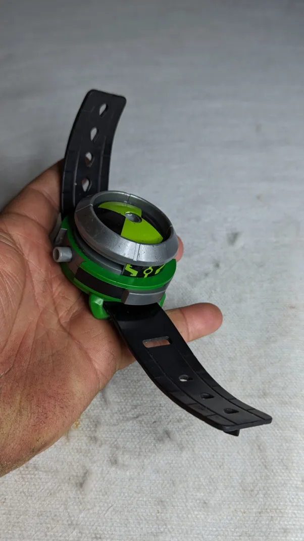 BEN 10 OMNITRIX PROJETOR - 71gramas (SEM DISCO) – USADO (UK) PREÇO DO FRETE NA DESCRIÇÃO