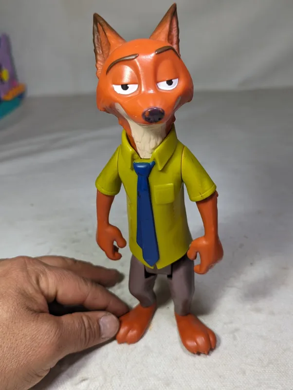 NICK WILD ZOOTOPIA - DISNEY - (FALTANDO O RABO) – 145GRAMAS – USADO (UK) PREÇO DO FRETE NA DESCRIÇÃO - Image 2