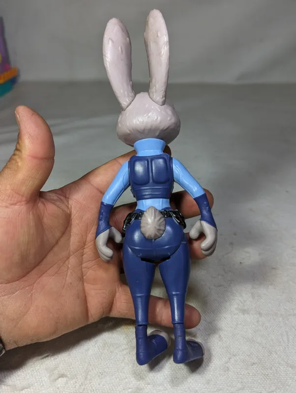 JUDY HOPPS OFFICER ZOOTOPIA - DISNEY – 101GRAMAS – USADO (UK) PREÇO DO FRETE NA DESCRIÇÃO - Image 3