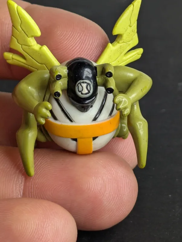 BEN 10 SUMO SLAMMER BANDAI 2007 STINKFLY- INSECTÓIDE (MINI FIGURES) – 10 GRAMAS – USADO (UK) PREÇO DO FRETE NA DESCRIÇÃO - Image 2