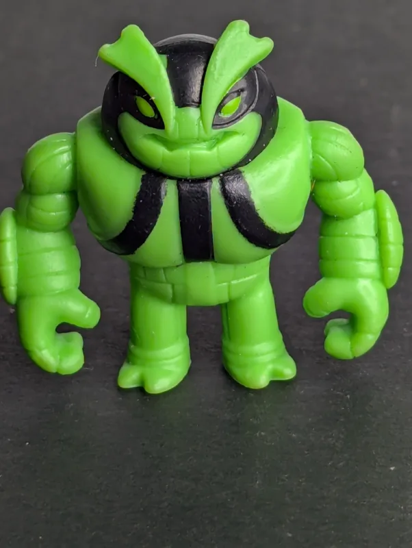 BEN 10 SLAPBACK - (TAPINHA) (MINI FIGURES) 10 GRAMAS - USADO (UK) PREÇO DO FRETE NA DESCRIÇÃO