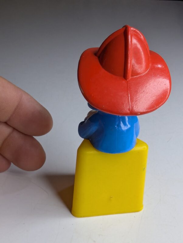 FIGURA DE 1989 PATO DONALD MICKEY MOUSE FIRE TRUCK - DISNEY – 43 GRAMAS – #3 USADO (UK) PREÇO DO FRETE NA DESCRIÇÃO - Imagem 5