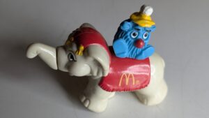 FIGURA DE 1989 - MCDONALD'S ELEPHANT FUN FRY GUY IN CIRCUS PARADE - USADO (UK) PREÇO DO FRETE NA DESCRIÇÃO