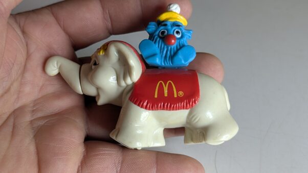 FIGURA DE 1989 - MCDONALD'S ELEPHANT FUN FRY GUY IN CIRCUS PARADE - USADO (UK) PREÇO DO FRETE NA DESCRIÇÃO - Imagem 3