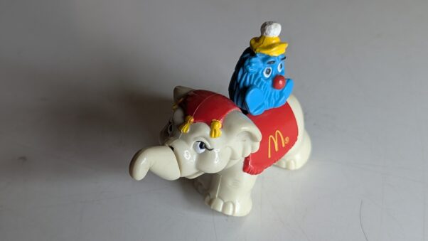 FIGURA DE 1989 - MCDONALD'S ELEPHANT FUN FRY GUY IN CIRCUS PARADE - USADO (UK) PREÇO DO FRETE NA DESCRIÇÃO - Imagem 2