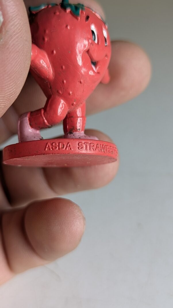 FIGURA DE 1999 ASDA STRAWBERRY SUE (CE LOUIS KENNEDY) – 17 GRAMAS - #4 USADO (UK) PREÇO DO FRETE NA DESCRIÇÃO - Imagem 8