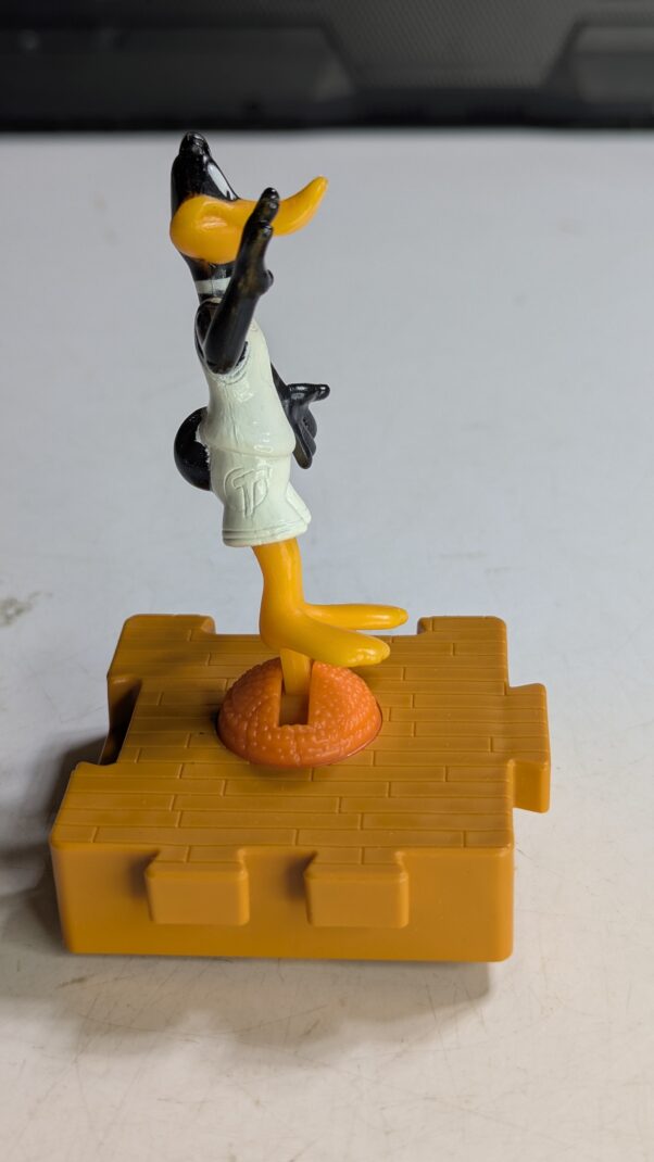 FIGURA DE 1996 MCDONALD'S DAFFY DUCK LOONEY TUNES - SPACE JAM – 32 GRAMAS - #4 USADO (UK) PREÇO DO FRETE NA DESCRIÇÃO - Imagem 4