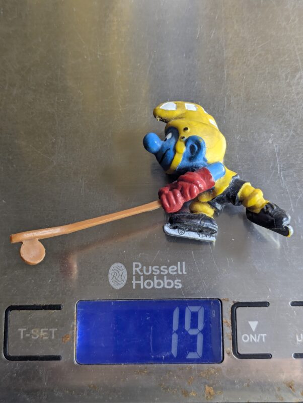 FIGURA DE 1978 MCDONALD'S SMURF HOCKEY – 19 GRAMAS - USADO (UK) PREÇO DO FRETE NA DESCRIÇÃO - Imagem 8
