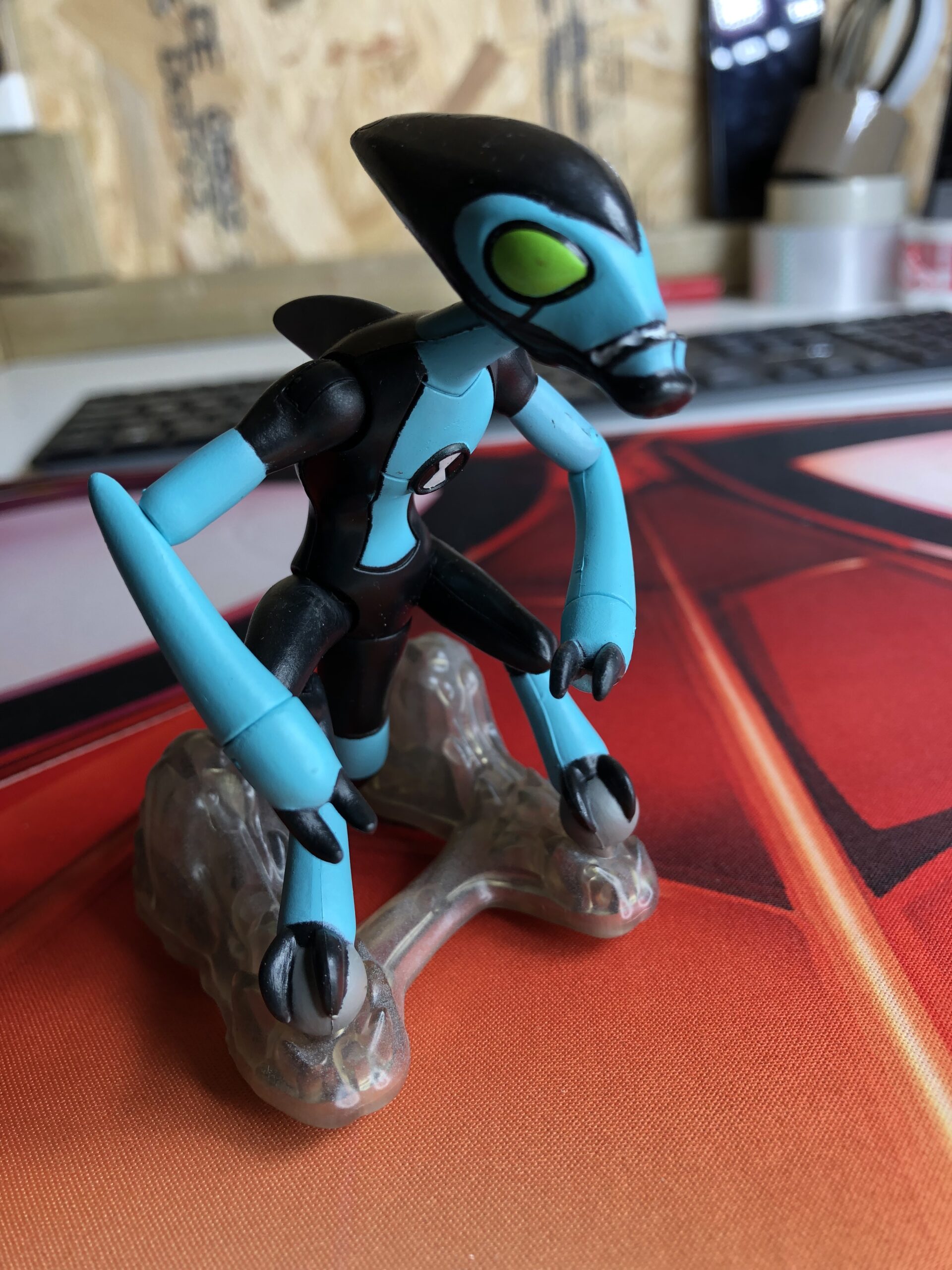 FIGURA BEN 10 XLR8 - 46 GRAMAS - USADO (UK) - PREÇO DO FRETE NA DESCRIÇÃO