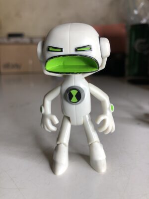 FIGURA BEN 10 ALIEN FORCE ECHO ECHO DEFENDER - 20 GRAMAS – USADO (UK) PREÇO DO FRETE NA DESCRIÇÃO