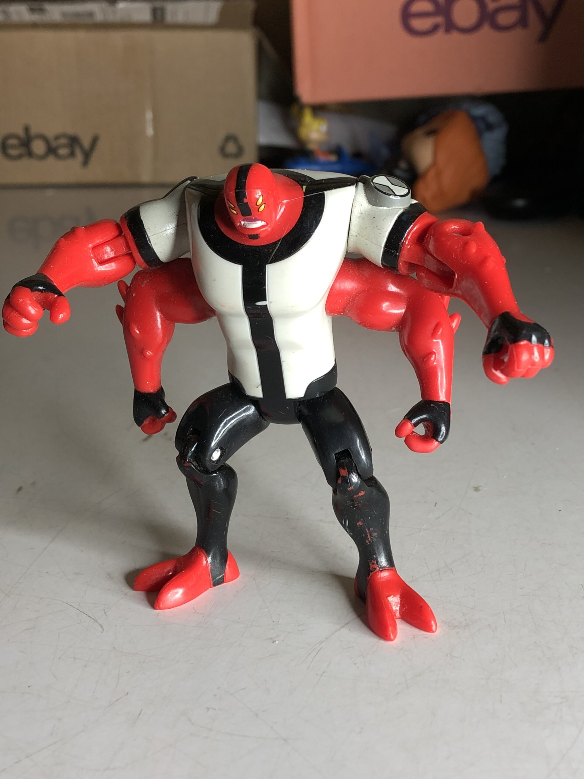 FIGURA BEN 10 QUATRO BRAÇOS (DETALHE, FURO DA MÃO DIFERENTE) - 60 GRAMAS - USADO (UK) PREÇO DO FRETE NA DESCRIÇÃO