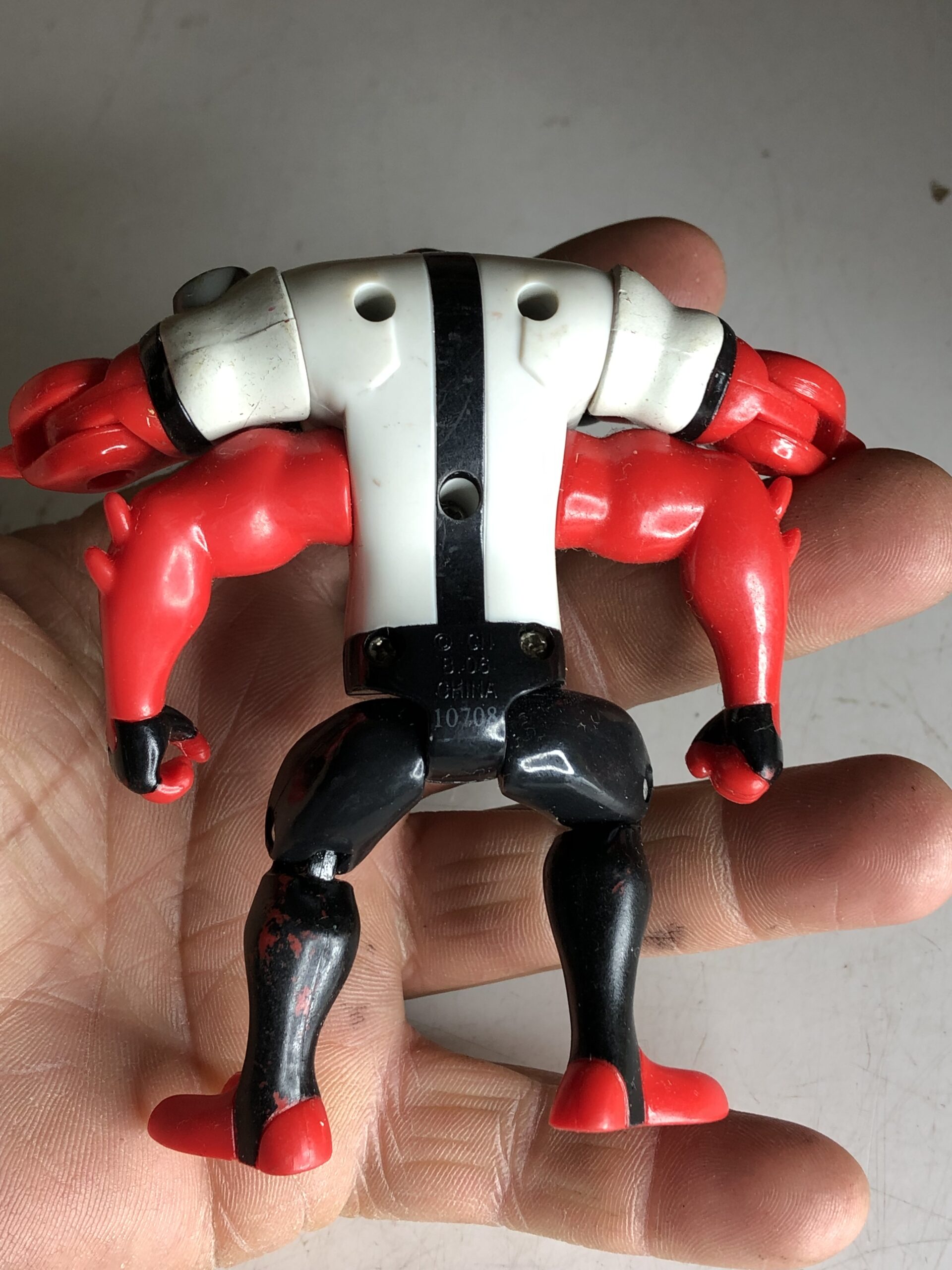 FIGURA BEN 10 QUATRO BRAÇOS (DETALHE, FURO DA MÃO DIFERENTE) - 60 GRAMAS - USADO (UK) PREÇO DO FRETE NA DESCRIÇÃO - Imagem 5