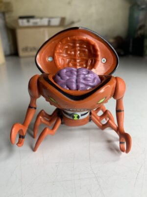 FIGURA BEN 10 ARTRÓPODE - BRAINSTORM (COMPLETO) – 52 GRAMAS – USADO (UK) PREÇO DO FRETE NA DESCRIÇÃO