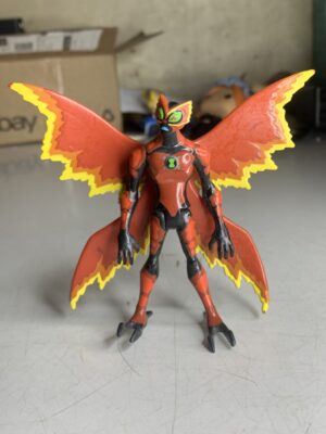 FIGURA BEN 10 ULTIMATE BIG CHILL (FRIAGEM) - 26 GRAMAS – USADO (UK) PREÇO DO FRETE NA DESCRIÇÃO