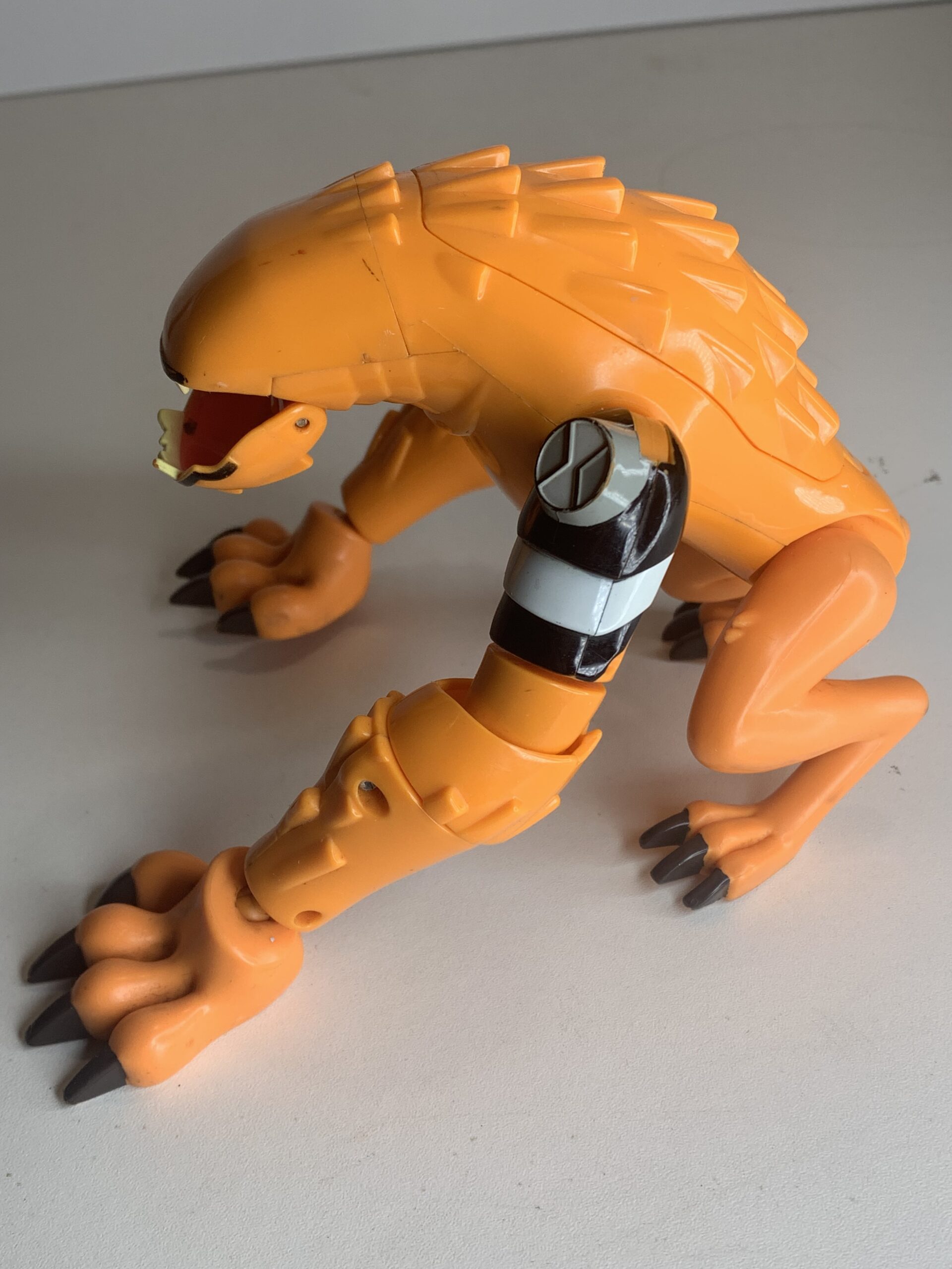 BEN 10 WILDMUTT (BESTA) - 280 GRAMAS - USADO (UK) – PREÇO DO FRETE NA DESCRIÇÃO - Imagem 4