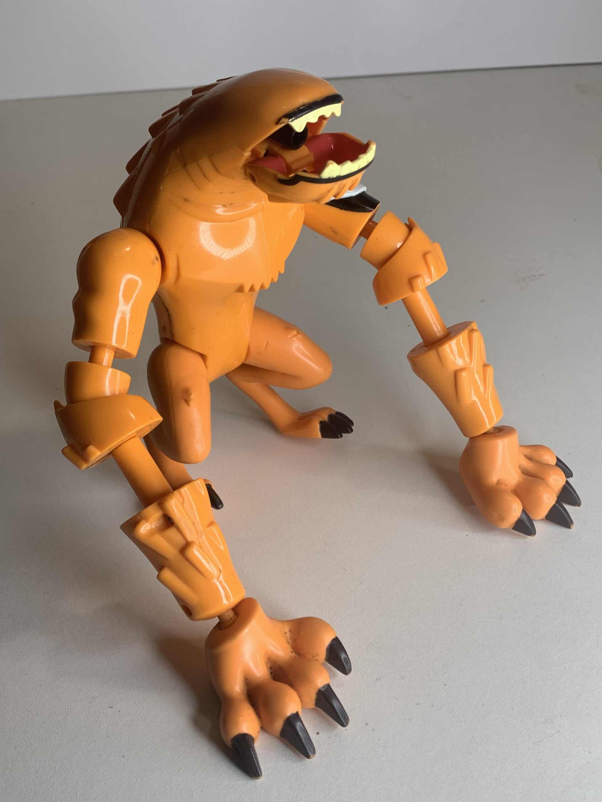 BEN 10 WILDMUTT (BESTA) - 280 GRAMAS - USADO (UK) – PREÇO DO FRETE NA DESCRIÇÃO