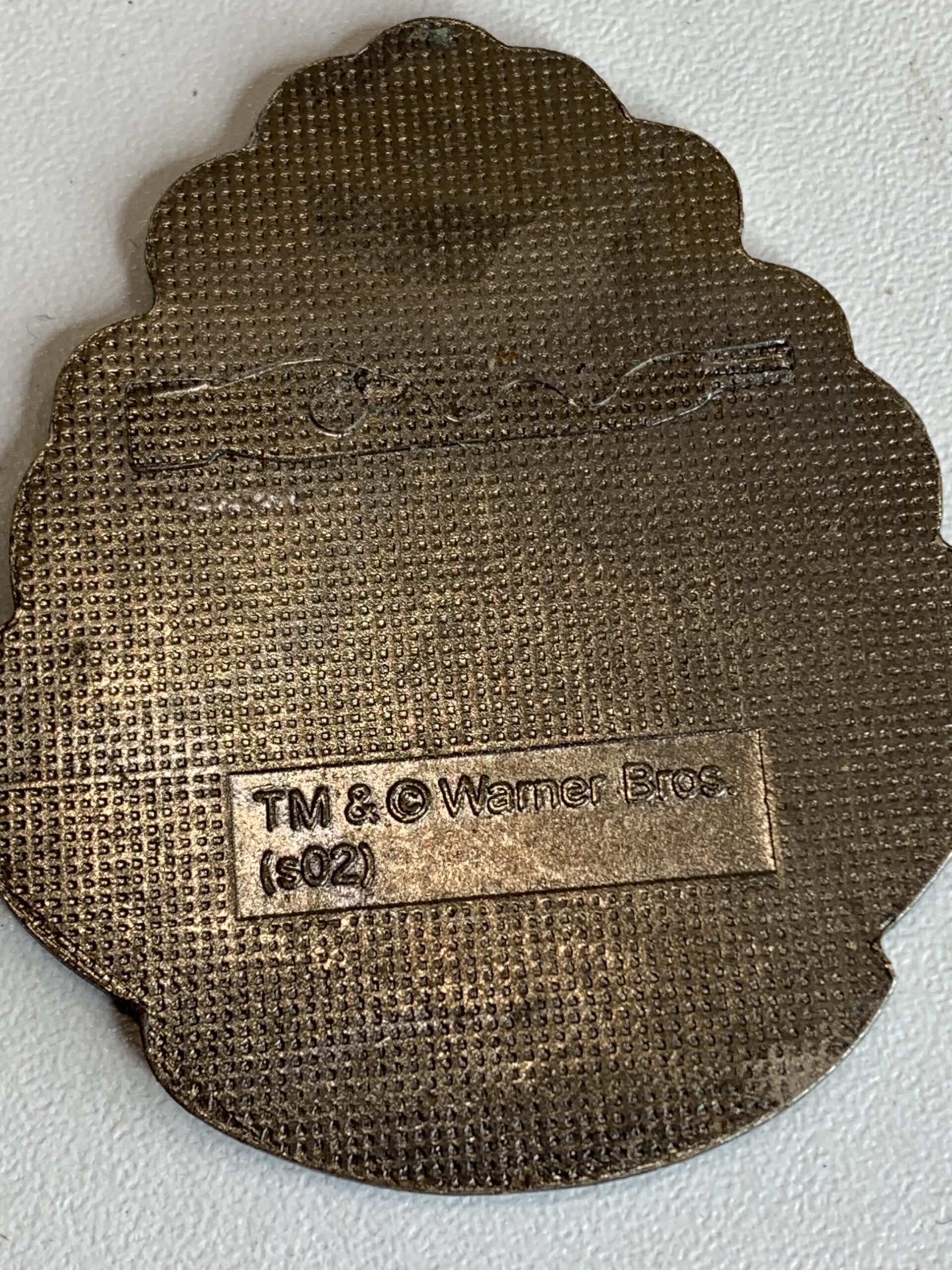 BROCHE DE METAL DE 2002 HARRY POTTER BRASÃO DE HOGWARTS (FALTANDO AGULHA) – 25 GRAMAS - #4 USADO (UK) PREÇO DO FRETE NA DESCRIÇÃO - Imagem 2