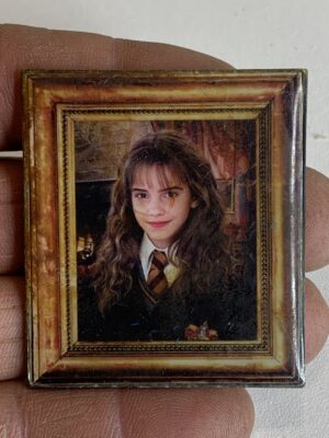 BROCHE DE METAL DE 2002 HARRY POTTER HERMIONE GRANGER – 35 GRAMAS - #4 USADO (UK) PREÇO DO FRETE NA DESCRIÇÃO