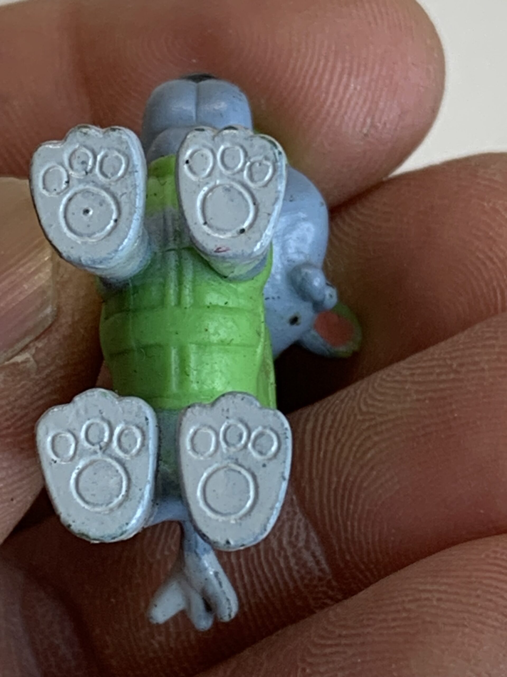 MINI FIGURA PAW PATROL ROCKY (PATRULHA CANINA) – 08 GRAMAS – USADO (UK) PREÇO DO FRETE NA DESCRIÇÃO - Imagem 7