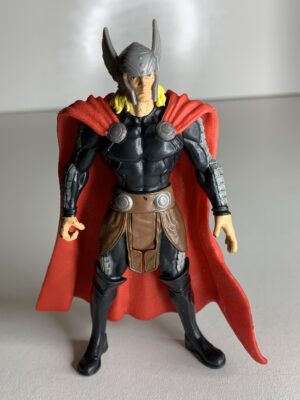 FIGURA DE 2013 THOR MARVEL AVENGERS ASSEMBLE – 48 GRAMAS – USADO (UK) PREÇO DO FRETE NA DESCRIÇÃO