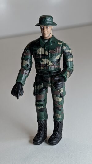 FIGURA DE 2010 SOLDADO DE GUERRA M&C TOYS CENTRE LTD - CHINE – 21 GRAMAS – USADO (UK) PREÇO DO FRETE NA DESCRIÇÃO