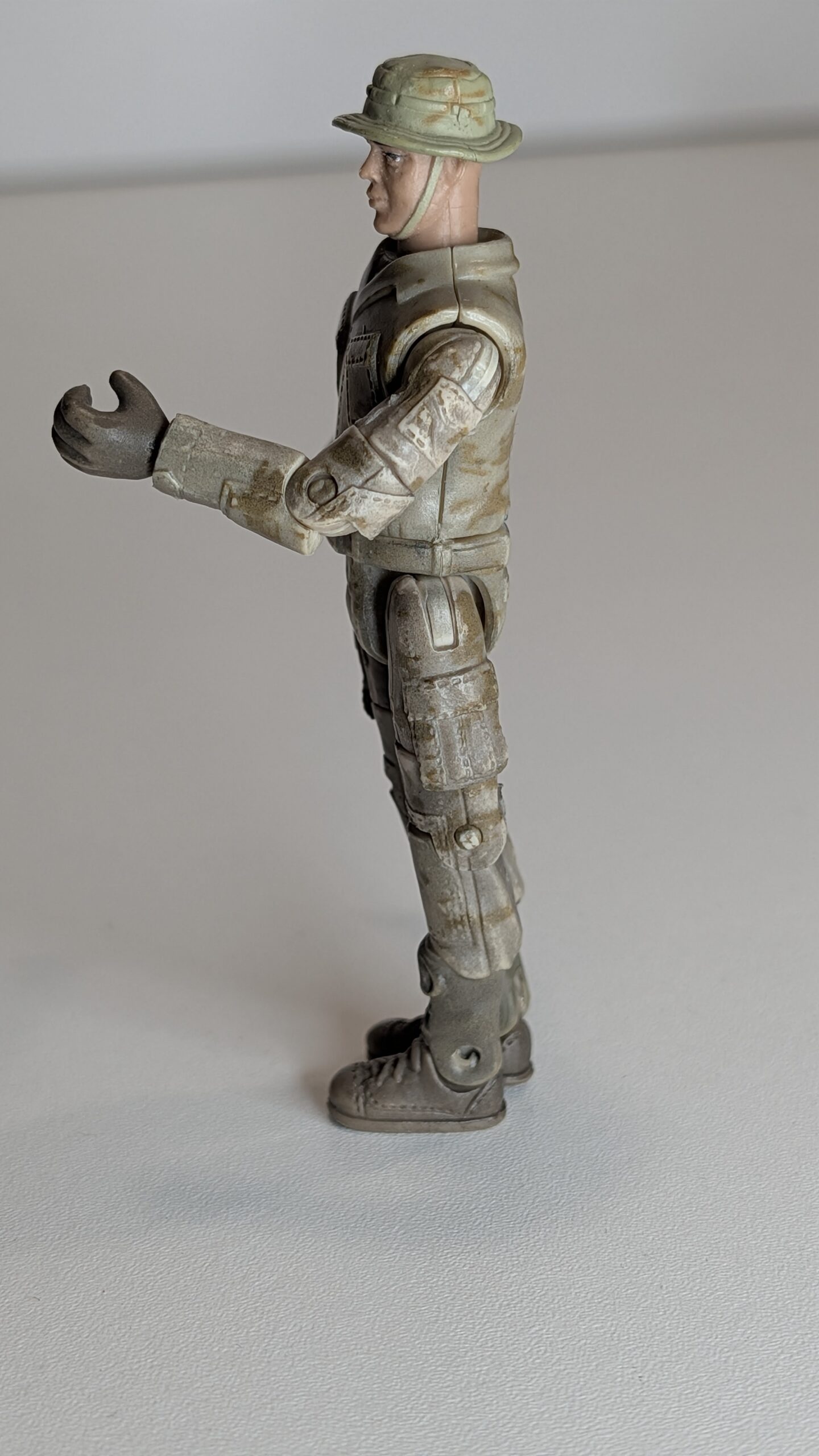 FIGURA DE 2010 SOLDADO DE GUERRA M&C TOYS CENTRE LTD - CHINE – 20 GRAMAS – USADO (UK) PREÇO DO FRETE NA DESCRIÇÃO - Imagem 4