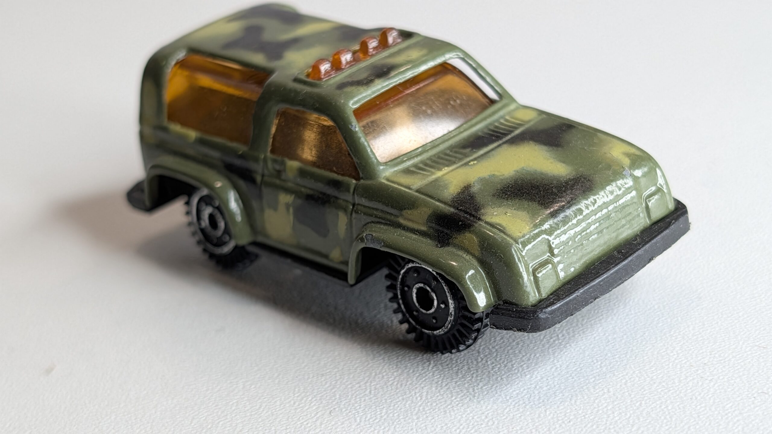 DIECAST MILITARY CAR (ARMY FORCE) – 16 GRAMAS – USADO (UK) PREÇO DO FRETE NA DESCRIÇÃO