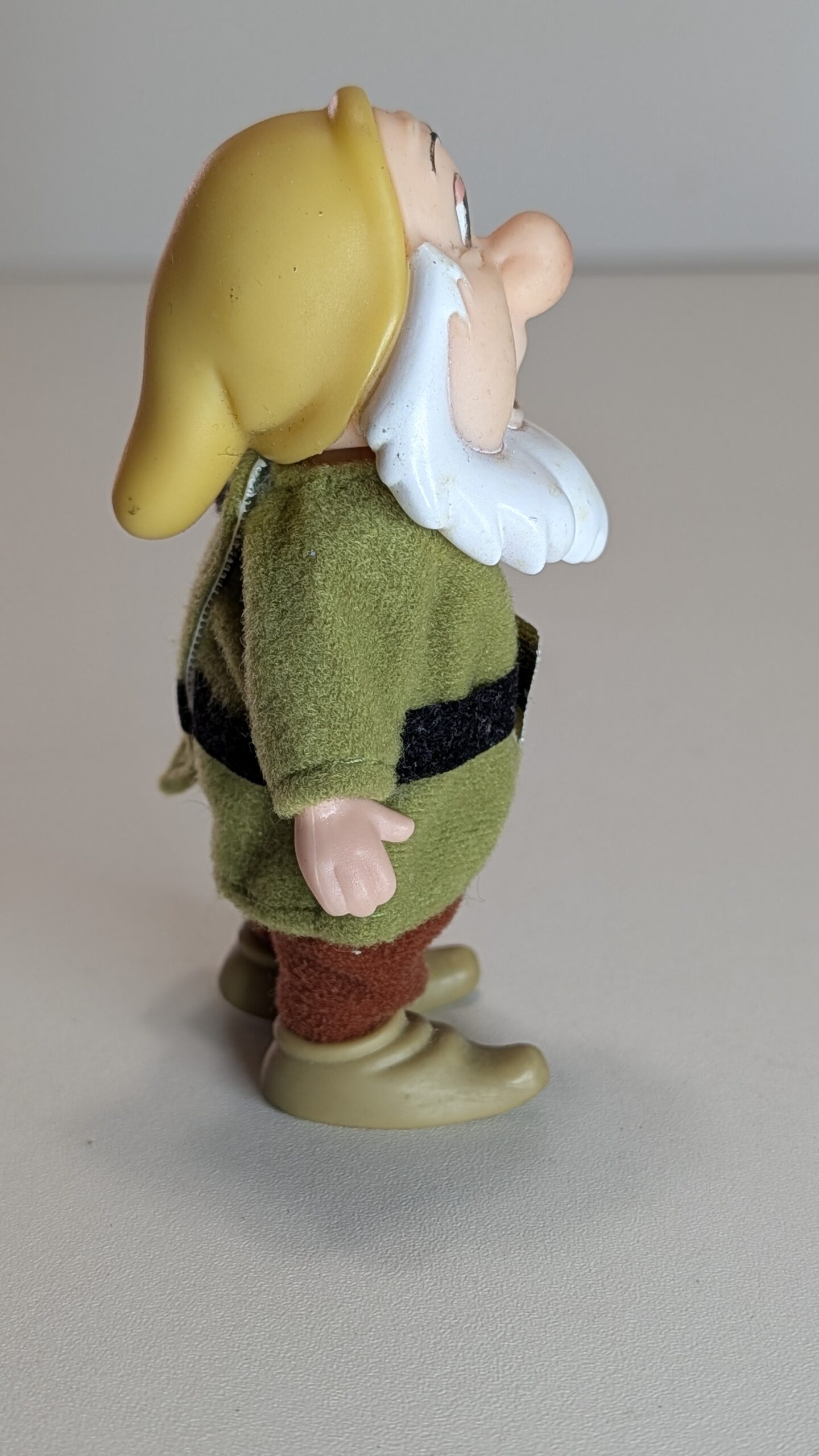 FIGURA DE SIMBA SNEEZY DWARF SNOW WHITE DISNEY – 46 GRAMAS – USADO (UK) PREÇO DO FRETE NA DESCRIÇÃO - Imagem 4