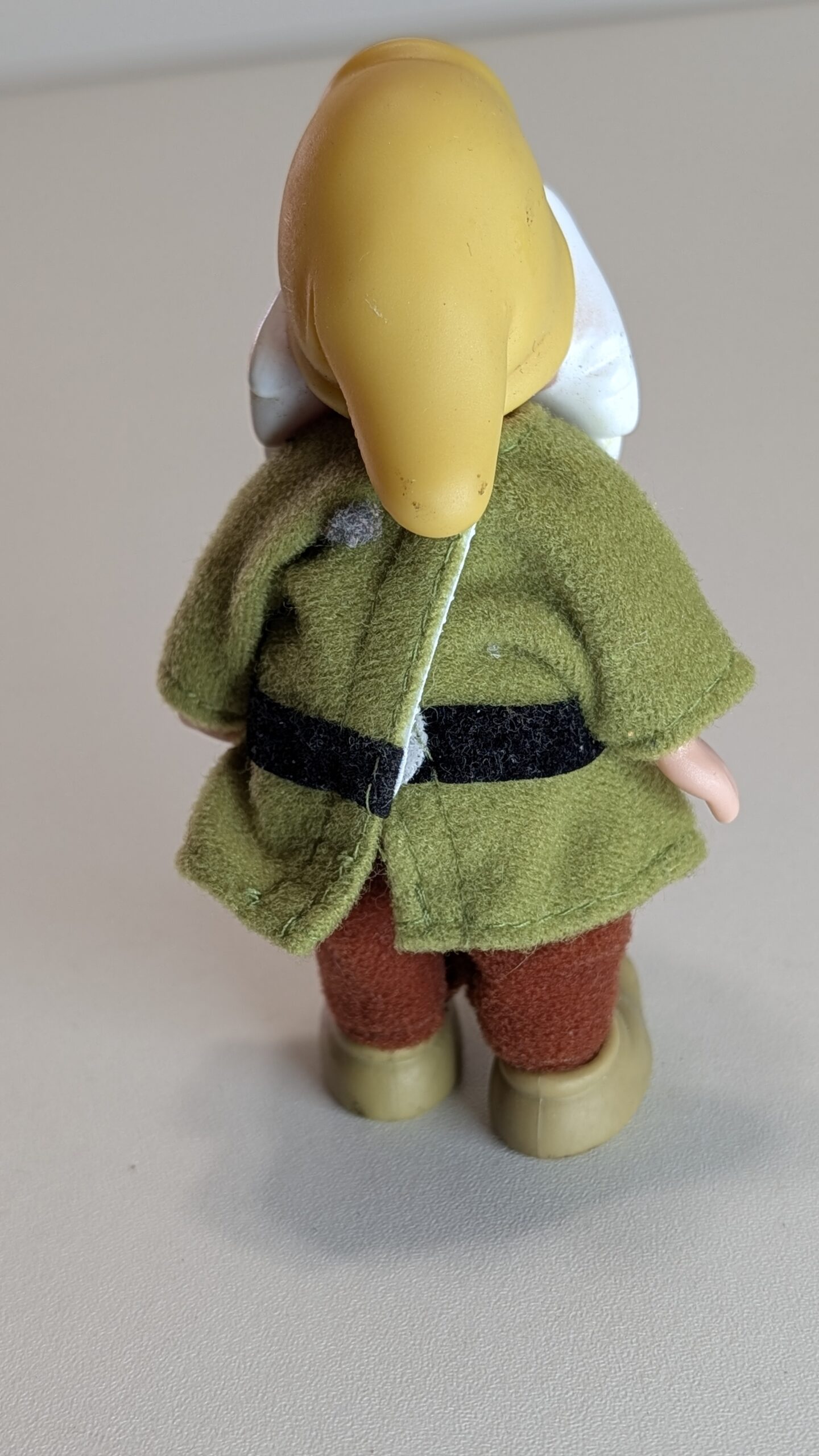 FIGURA DE SIMBA SNEEZY DWARF SNOW WHITE DISNEY – 46 GRAMAS – USADO (UK) PREÇO DO FRETE NA DESCRIÇÃO - Imagem 5