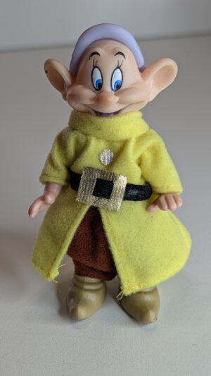 FIGURA DE SIMBA DOPEY DWARF SNOW WHITE DISNEY – 45 GRAMAS – USADO (UK) PREÇO DO FRETE NA DESCRIÇÃO