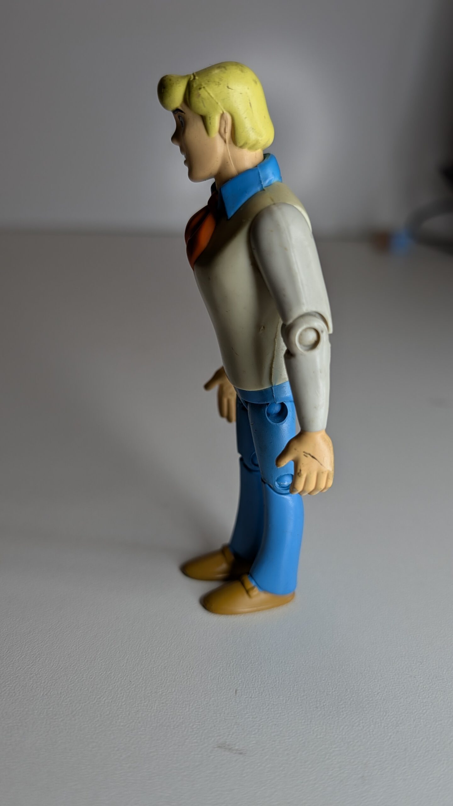 FIGURA DE 2004 SCOOBY-DOO SCOOBY DOO FRED – 28 GRAMAS - USADO - Imagem 4