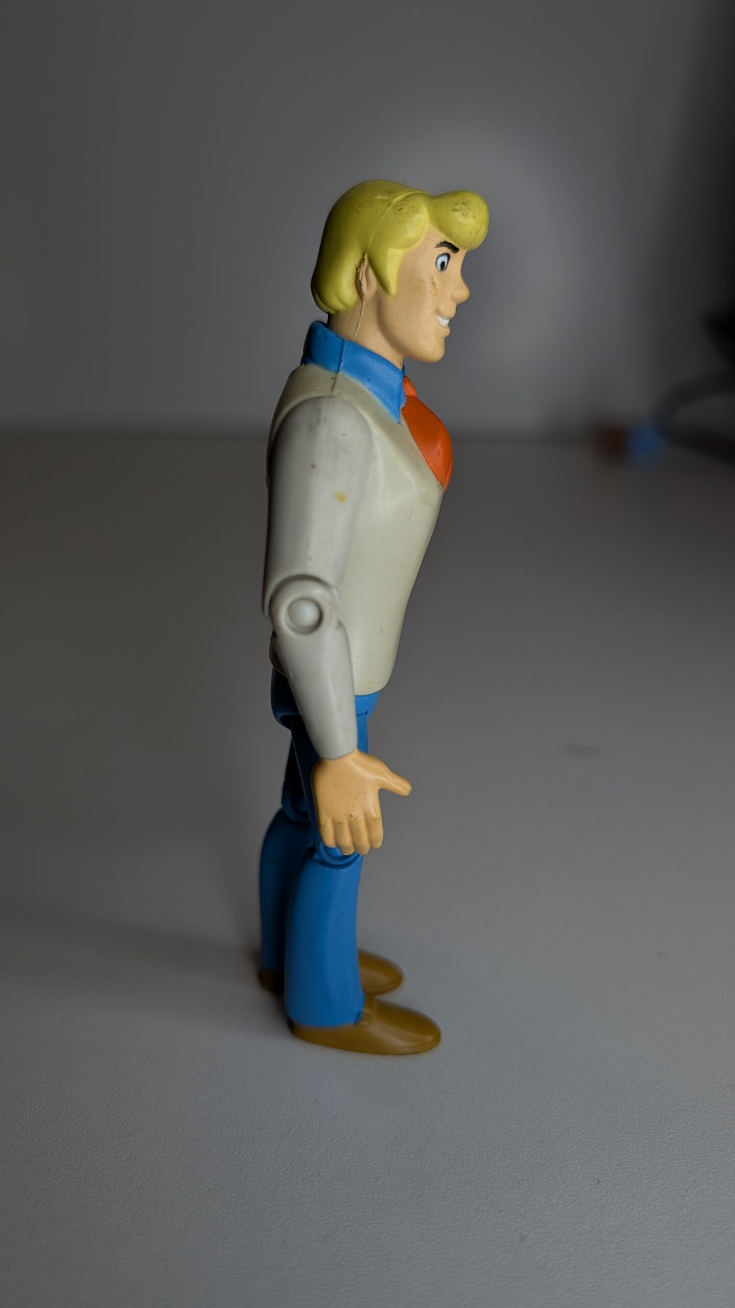FIGURA DE 2004 SCOOBY-DOO SCOOBY DOO FRED – 28 GRAMAS - USADO - Imagem 5