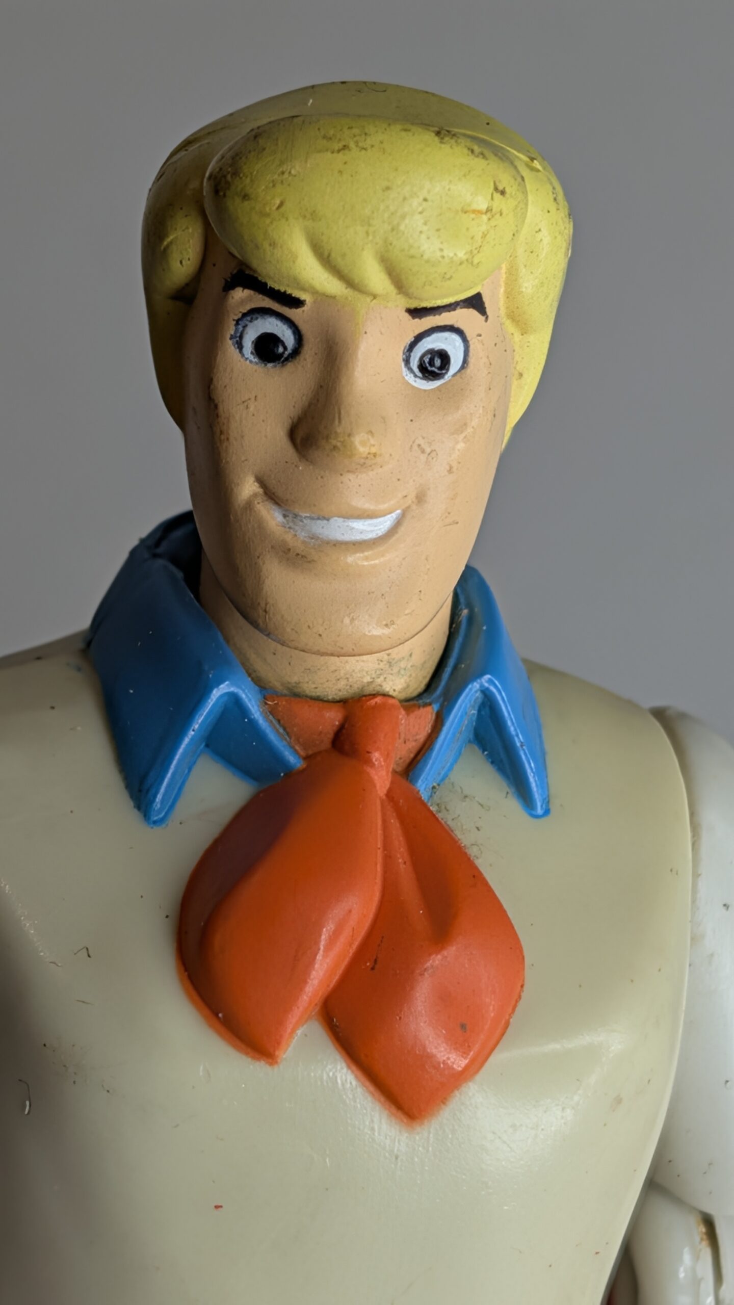 FIGURA DE 2004 SCOOBY-DOO SCOOBY DOO FRED – 28 GRAMAS - USADO - Imagem 2