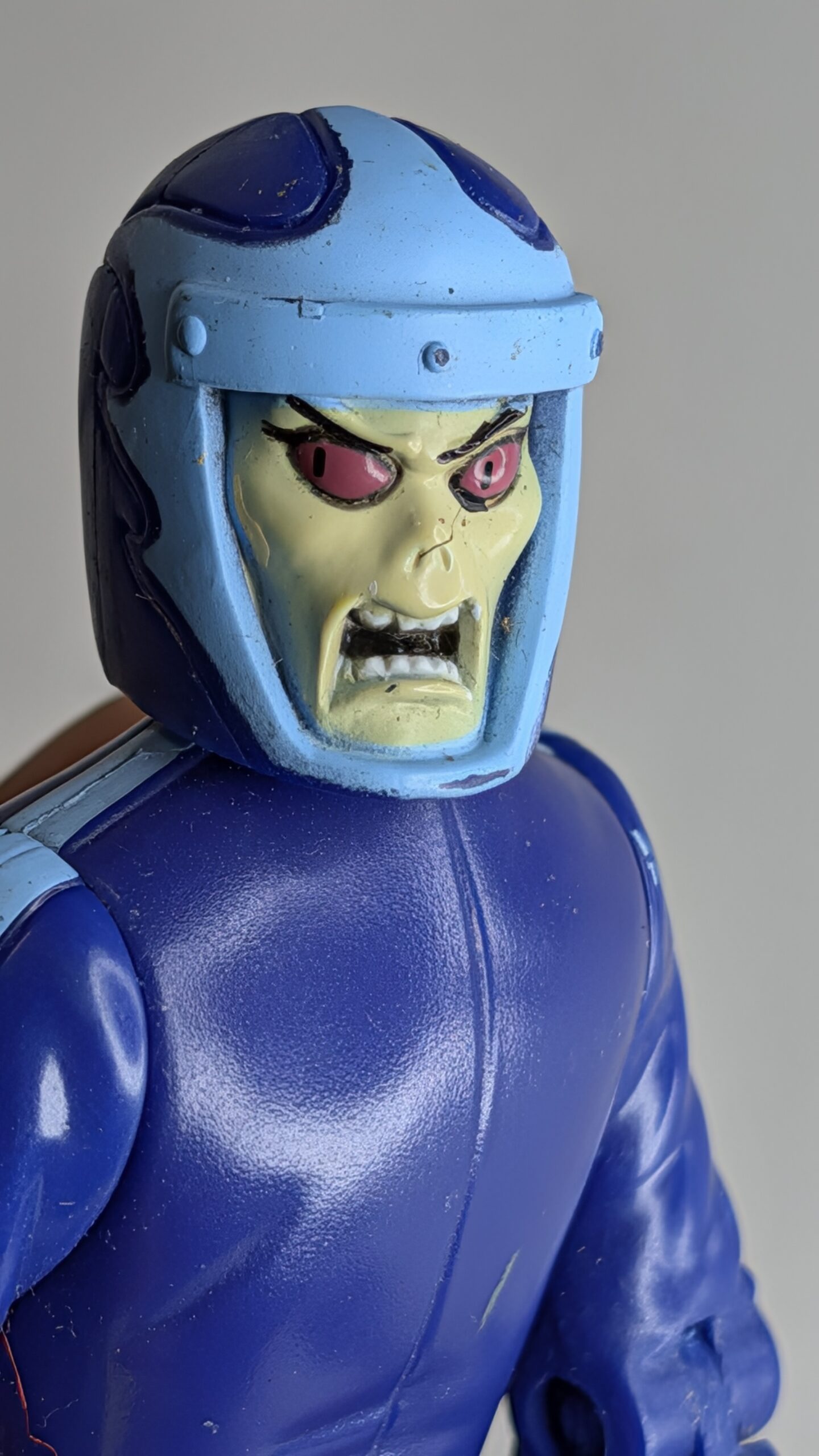FIGURA DE 2007 SCOOBY-DOO SCOOBY DOO AND THE PHANTOM RACER - SCOOBY-DOO E O CORREDOR FANTASMA – 57 GRAMAS - USADO - Imagem 2