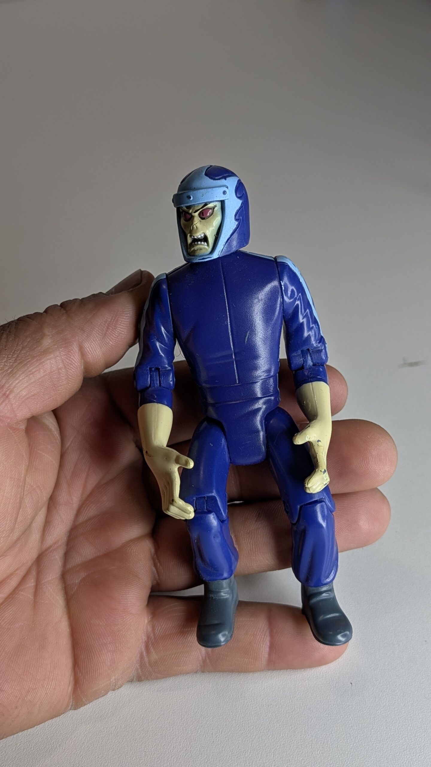FIGURA DE 2007 SCOOBY-DOO SCOOBY DOO AND THE PHANTOM RACER - SCOOBY-DOO E O CORREDOR FANTASMA – 57 GRAMAS - USADO - Imagem 3