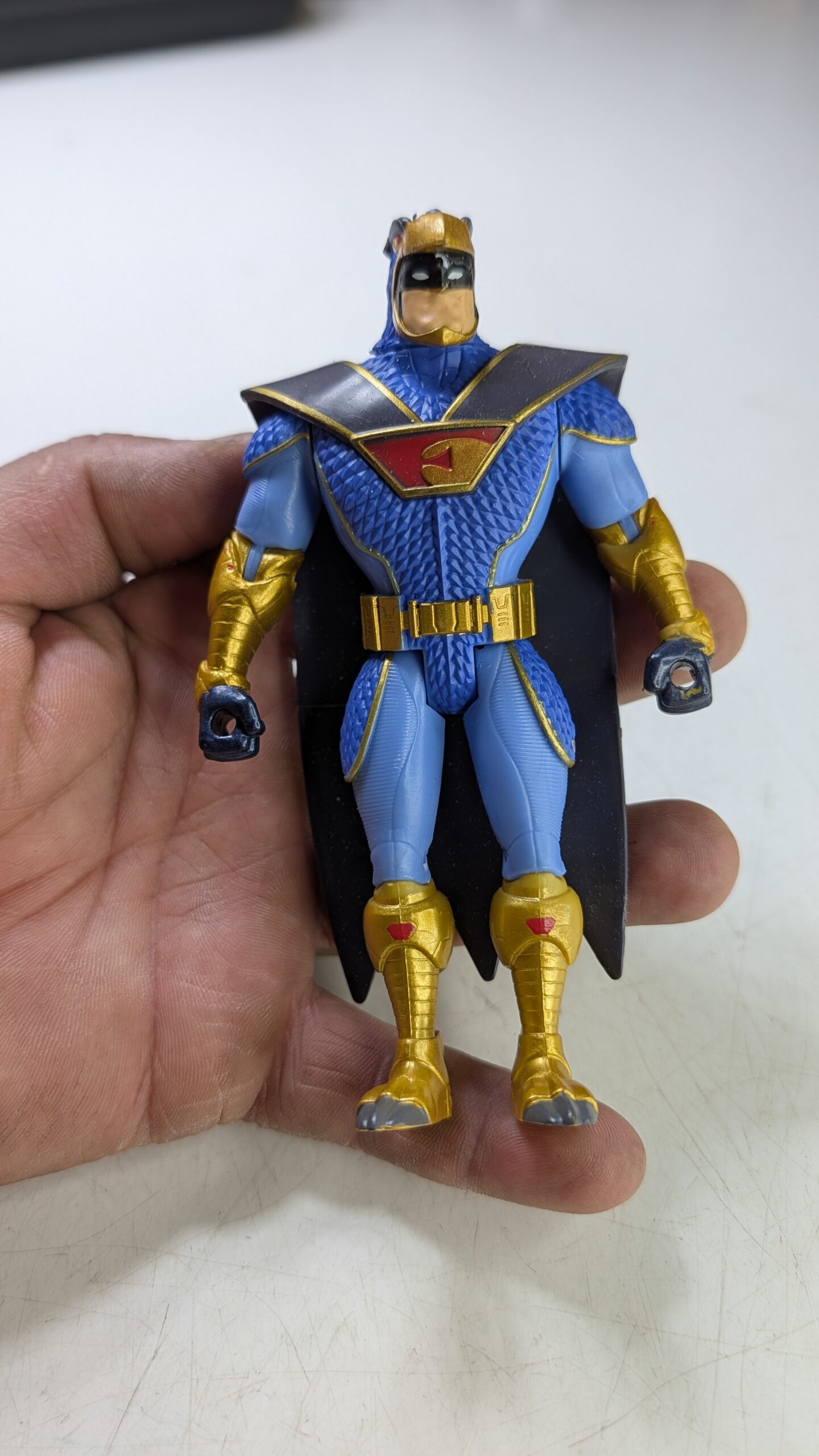 FIGURA DE 2019 SCOOBY-DOO FALCÃO AZUL (BLUE FALCON) – 75 GRAMAS - USADO - Imagem 3
